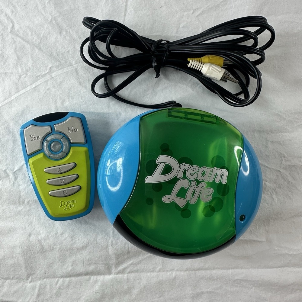 Dream Life Plug & Play TV Video Game with REMOTE Hasbro 2005 Tested WORKING VTG